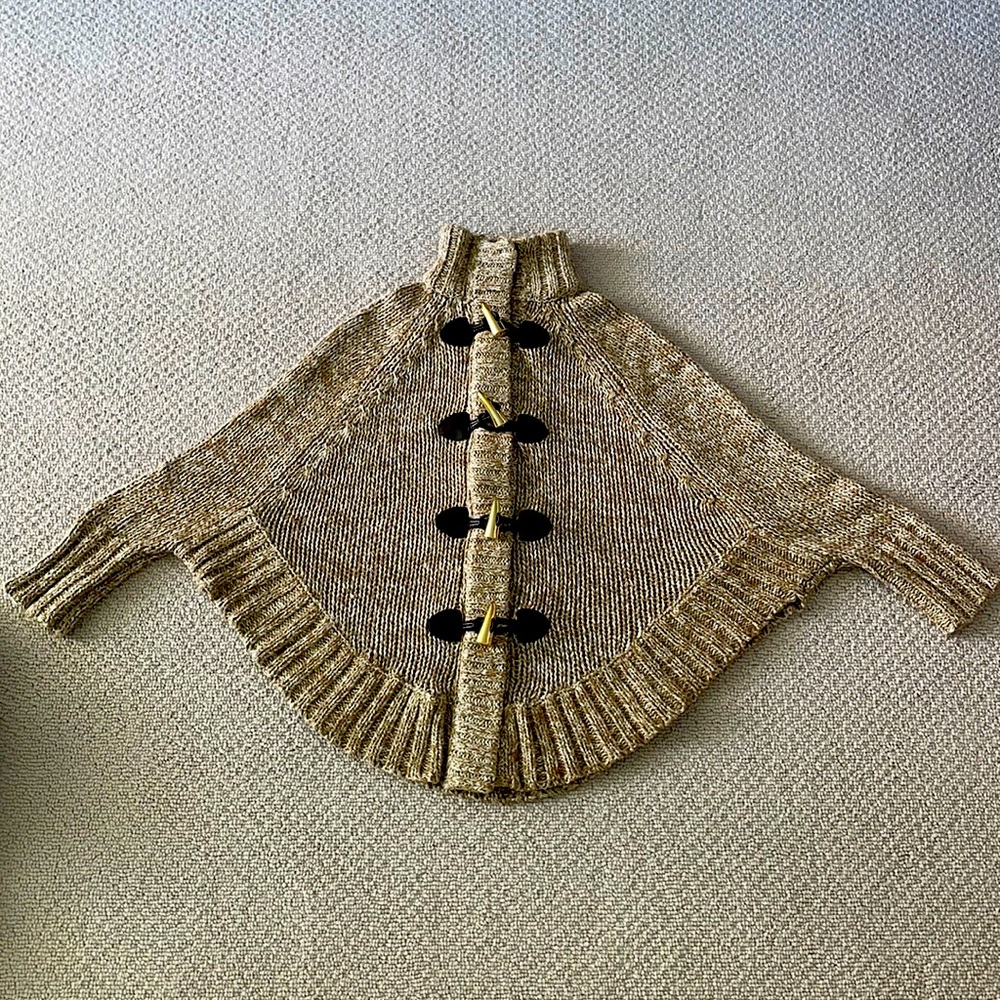 Michael Kors cape with sleeves XS beige, white with brown and gold hardware